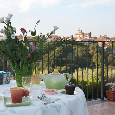 Le Terrazze Di Casa Bonelli Bed and Breakfast Vetralla Exteriör bild