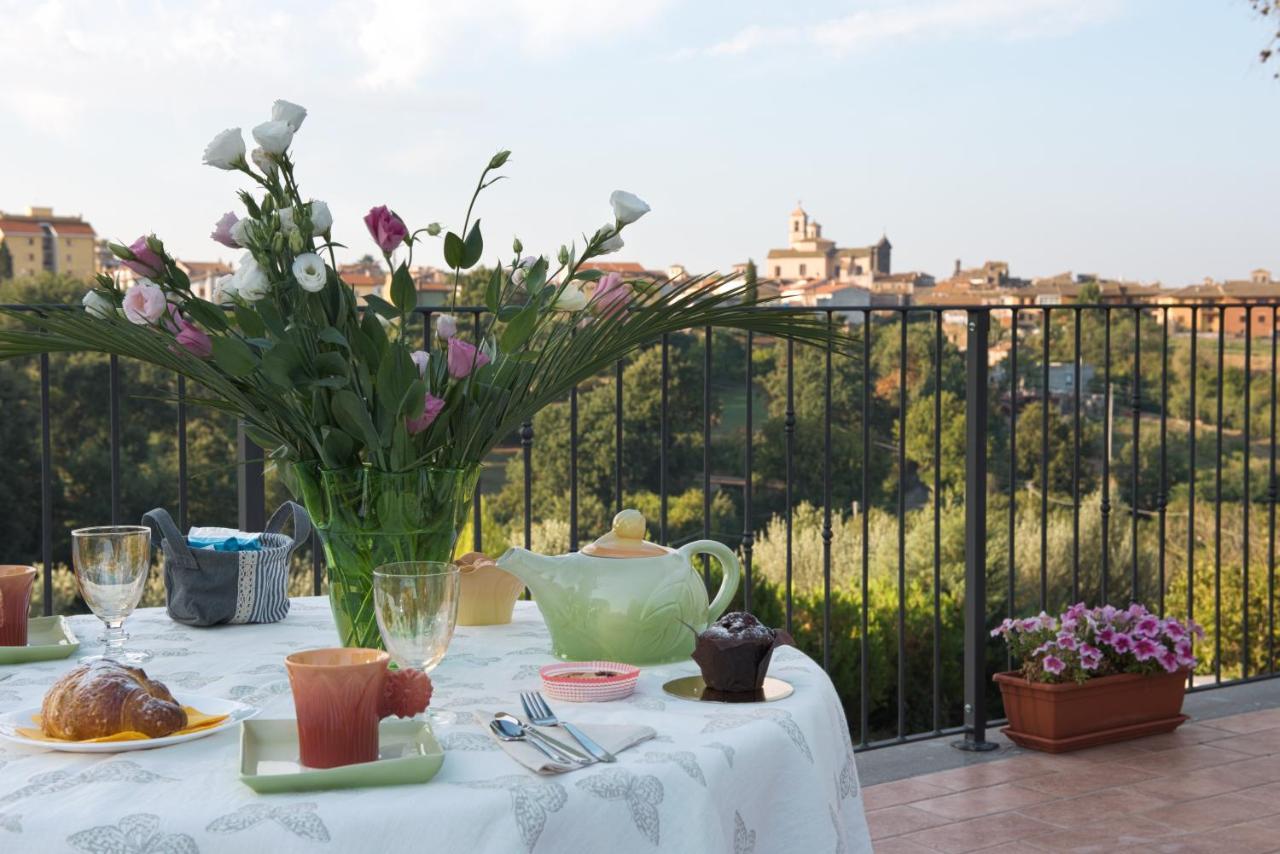 Le Terrazze Di Casa Bonelli Bed and Breakfast Vetralla Exteriör bild